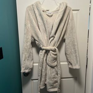 Summer & Rose Hooded Cream Soft Robe